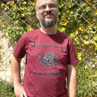 Je ne suis pas lent, je suis présent, escargot fleuri — t-shirt coton bio Permalife